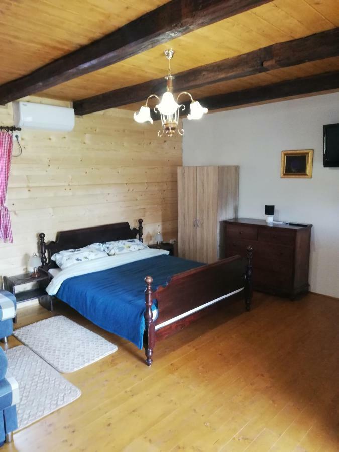 Pod Orehom Drvena Kuca I Sauna Hotell Krapina Eksteriør bilde