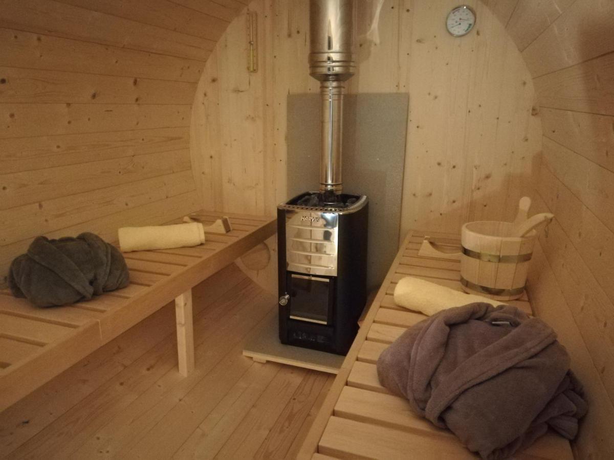 Pod Orehom Drvena Kuca I Sauna Hotell Krapina Eksteriør bilde